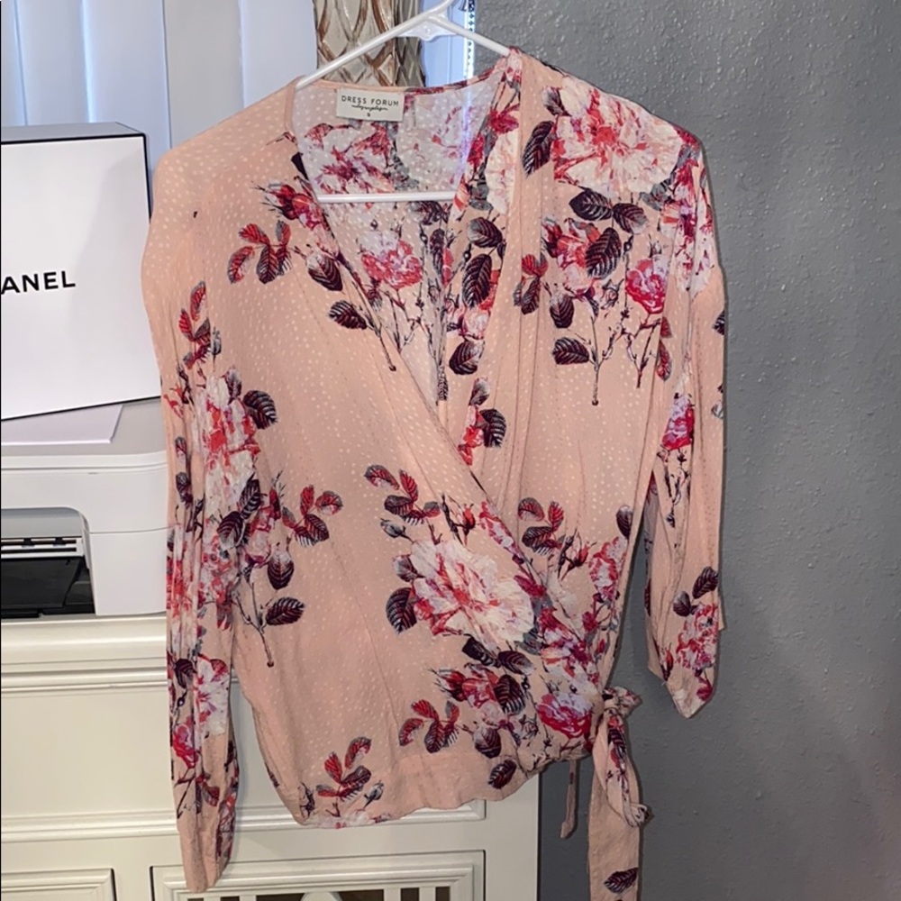 Floral wrap top size Small
